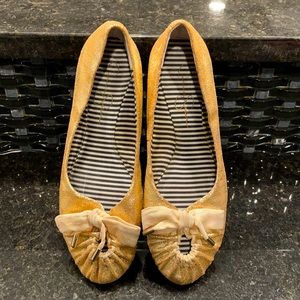 Jessica Simpson Gold Slippers with Bow